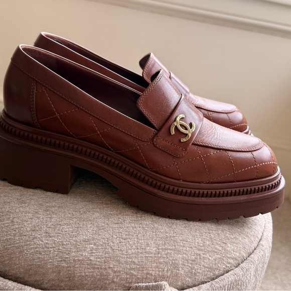 Chanel Brown Calfskin Leather Quilted CC Gold Logo Flat Platform Loafer - 39 - Picture 3 of 4
